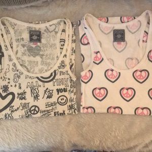 💗Victoria’s Secret PINK Tanks💗